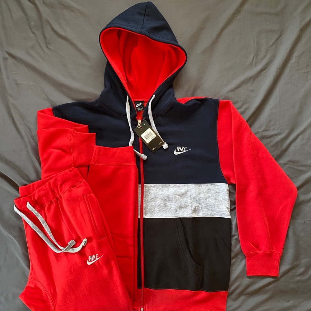 Nike sweatsuit